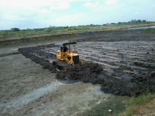 ขายแทรกเตอร์KOMATSU   D 2 OPLซุปเปอร์รถสวยมากแผ่นแทรก70ราคาเปิด250000