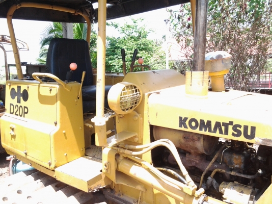 ขายแทรกเตอร์KOMATSU   D 2 OPLซุปเปอร์รถสวยมากแผ่นแทรก70ราคาเปิด250000