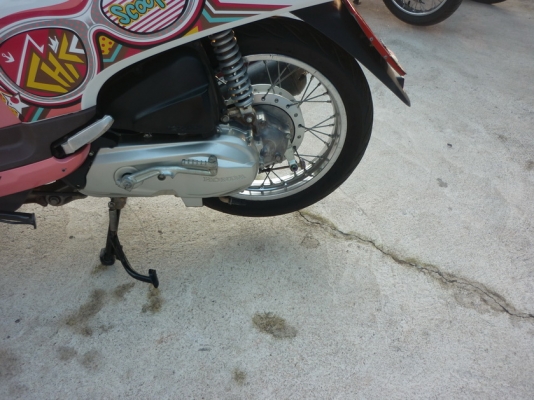 ฮอนด้า สกู๊ปปี้ ไอ สีชมพูหวานๆน่ารัก   31500 บาท