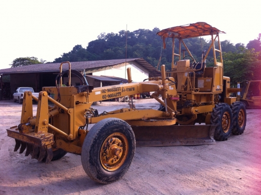 ขายรถเกรด KOMATSU เลี้ยวเอว สภาพสวย พร้อมใช้งาน สนใจติดต่อด่วนที่ 081-8720725