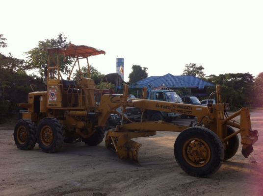 ขายรถเกรด KOMATSU เลี้ยวเอว สภาพสวย พร้อมใช้งาน สนใจติดต่อด่วนที่ 081-8720725