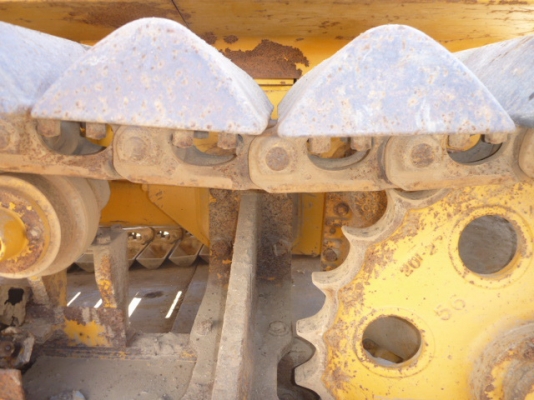 ขายด่วน รถแทรคเตอร์ตีนตะขาบ D20P-5  ใบมีดสไล์ 6 ทิศทาง นำเข้าจากญี่ปุ่น ยังไม่ใช้งานในไทย สภาพสวย ใช้งานมาน้อยแค่ 2000  กว่า ชม. เดิม ๆๆสวยจริงๆๆนะ