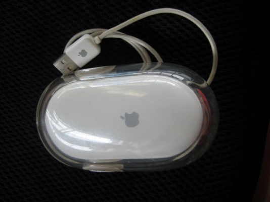 ขาย Mouse Mac มือ2 .ใช้งานได้ปกติ สภาสวยมาก 95 เปอร์เซ็นต์มีแค่ 2 ตัวนะครับ ราคาตัวละ 600 บาทพร้อมส่งทั่วไทย