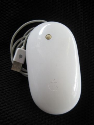 ขาย Mouse Mac มือ2 .ใช้งานได้ปกติ สภาสวยมาก 95 เปอร์เซ็นต์มีแค่ 2 ตัวนะครับ ราคาตัวละ 600 บาทพร้อมส่งทั่วไทย