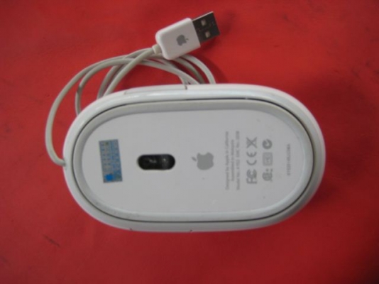 ขาย Mouse Mac มือ2 .ใช้งานได้ปกติ สภาสวยมาก 95 เปอร์เซ็นต์มีแค่ 2 ตัวนะครับ ราคาตัวละ 600 บาทพร้อมส่งทั่วไทย