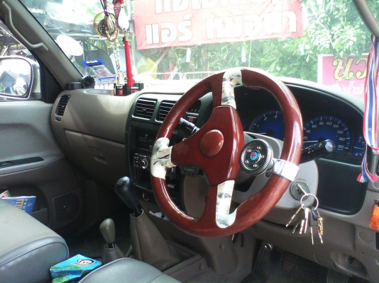 ขาย TOYOTA  D4D  4X4  เครื่อง 2.5 ปี 03