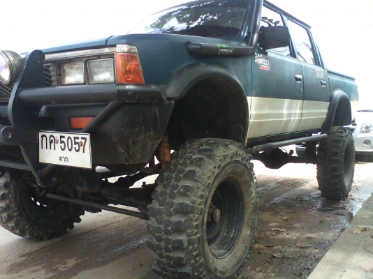 ขาย NISSUN 4x4  2.7 ปี 2526 คานแข็ง