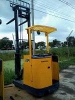 ขายไฟฟ้ายืนขับ KOMATSU รุ่น8 น้ำหนัก1.5ตัน เสาสูง3 เมตร
