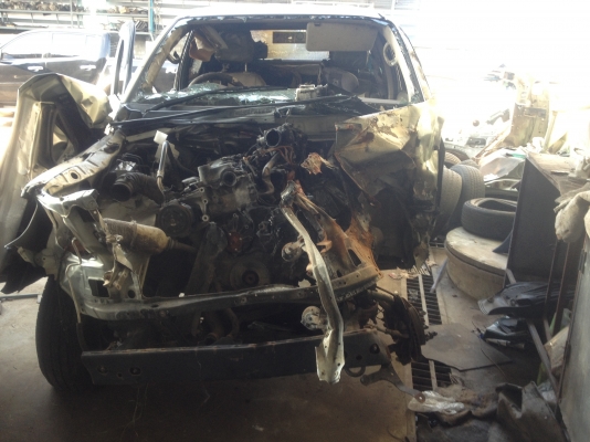 ขายซากวีโก้4ประตูปรีรันเนอร์ปี06ตัวE165000บาทรถไฟไหม้ห้องเครื่องกับห้องโดยสารครับ