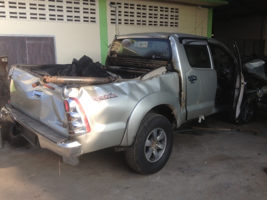 ขายซากวีโก้4ประตูปรีรันเนอร์ปี06ตัวE165000บาทรถไฟไหม้ห้องเครื่องกับห้องโดยสารครับ