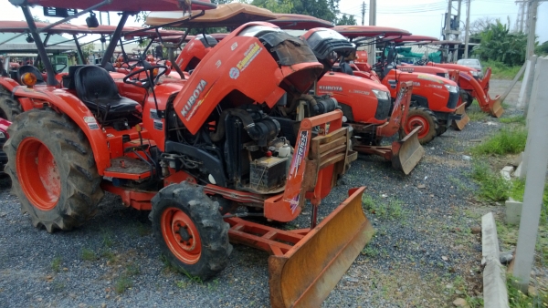 มาแล้ว แทรกเตอร์ และรถเกี่ยวคูโบต้า มือสองที่ใหญ่ที่สุดในภาคกลาง สนใจโทรสอบถามได้ที่น้องร็อคครับ มาแล้ว แทรกเตอร์ และรถเกี่ยวคูโบต้า มือสองที่ใหญ่ที่สุดในภาคกลาง สนใจโทรสอบถามได้ที่น้องร็อคครับ