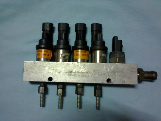 หัวฉีด   BRC  พร้อมรางตามรูป