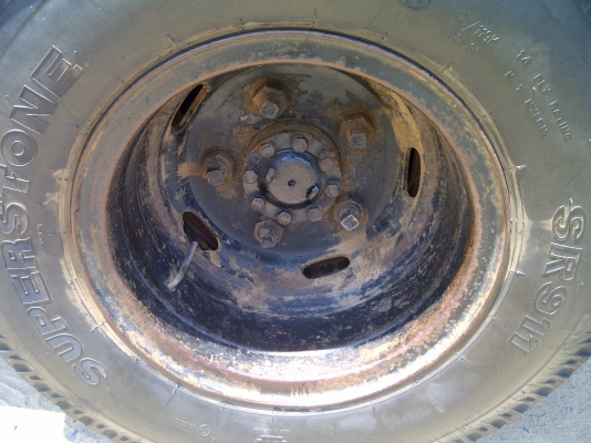 ขายหกล้อพร้อมใช้งานคณุหนุมทางหลาง เครื่องแห้งๆแรงดี  ระบบไฮดรอลิคขึ่นลงไฟฟ้า มอเตอร์