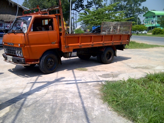 ขายหกล้อพร้อมใช้งานคณุหนุมทางหลาง เครื่องแห้งๆแรงดี  ระบบไฮดรอลิคขึ่นลงไฟฟ้า มอเตอร์