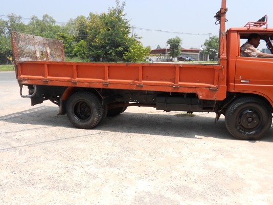 ขายหกล้อพร้อมใช้งานคณุหนุมทางหลาง เครื่องแห้งๆแรงดี  ระบบไฮดรอลิคขึ่นลงไฟฟ้า มอเตอร์