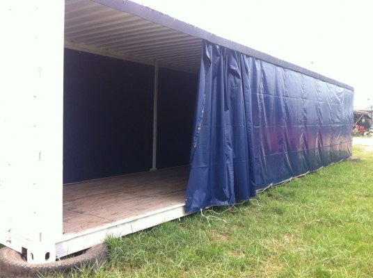 ขายตู้คอนเทนเนอร์ ผ้าใบเปิดข้าง พึ่งต่อเสร็จยังไม่ได้ใช้ พื้นไม้ สภาพดีไม่มีพุ ลงสีกันสนิมไว้แล้ว ขนาดตู้40"