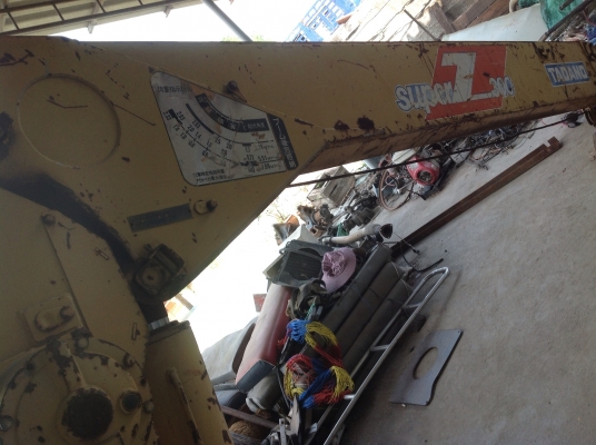 ขายเครนTONADO 3ตัน ท้องวี สภาพสวย ติดต่อไก่ 086-1237456