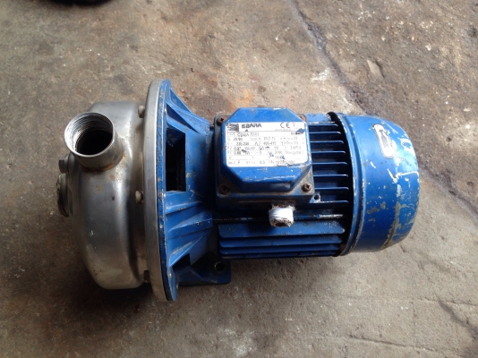 ขายปั้มน้ำหอยโข่ง Ebara 0.5 HP. 380 V หัวปั้มสแตนเลสอย่างดี สภาพสวย พร้อมใช้งาน