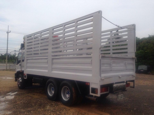 ISUZU 195 แรง ปี46 สิบล้อเพลาเดียว ISUZU 195 แรง ปี46 สิบล้อเพลาเดียว