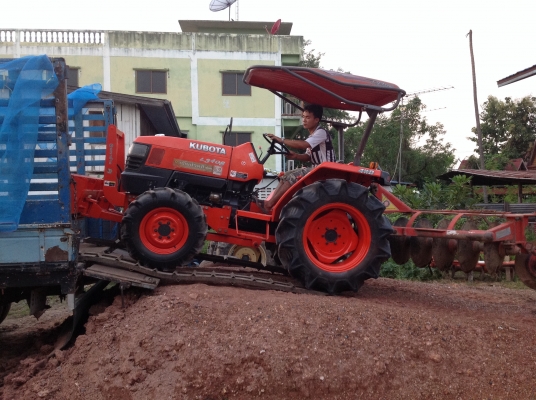 ปัญญาแทรคเตอร์มาแล้ว...จัดมาให้ครับ คูโบต้า L3408ใบมีดตราช้าง โรตาลี่ตราช้างRX163 เล่มทะเบียนพร้อม