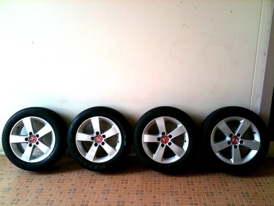 แม็กซ์ FD ขนาด 16 นิ้ว 5-114.3 พร้อมยางสวยทั้งชุด สภาพดีครับ ตจว ส่งได้ แม็กซ์ FD ขนาด 16 นิ้ว 5-114.3 พร้อมยางสวยทั้งชุด สภาพดีครับ ตจว ส่งได้