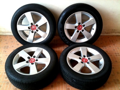 แม็กซ์ FD ขนาด 16 นิ้ว 5-114.3 พร้อมยางสวยทั้งชุด สภาพดีครับ ตจว ส่งได้ แม็กซ์ FD ขนาด 16 นิ้ว 5-114.3 พร้อมยางสวยทั้งชุด สภาพดีครับ ตจว ส่งได้