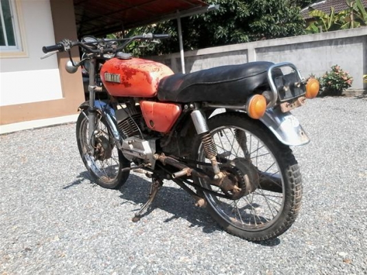 ขายยามาฮ่า RX100 เล่มทะเบียน(ไม่ได้ตามชุดโอน)เครื่องดีไม่หลวมขี่ใช้งานได้ปกติภาษีขาดปี 49