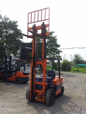 FORKLIFT TOYOTA  5FD30  3 ตัน ดีเซล เกียร์อัตโนมัติ ยกสูง 3.0 mm. งาสไลดฺ