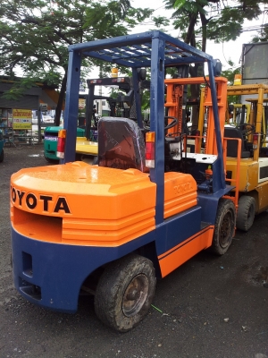 FORKLIFT TOYOTA  5FD30  3 ตัน ดีเซล เกียร์อัตโนมัติ ยกสูง 3.0 mm. งาสไลดฺ