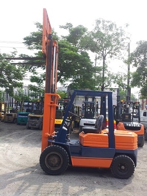 FORKLIFT TOYOTA  5FD30  3 ตัน ดีเซล เกียร์อัตโนมัติ ยกสูง 3.0 mm. งาสไลดฺ