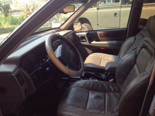 LAND ROVER ปี2510 เครื่องอีซูซุึ 74 ลงเล่ม เกียร์โฟใช้ได้ครับ ภาษีเต็ม LAND ROVER ปี2510 เครื่องอีซูซุึ 74 ลงเล่ม เกียร์โฟใช้ได้ครับ ภาษีเต็ม