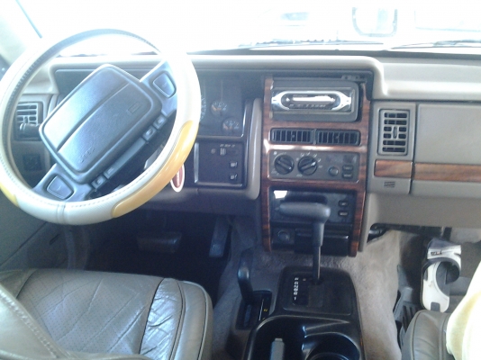 JEEP CHEROKEE 4.0 AUTO โฟ พวงมาลัยซ้าย แอร์แบค ABSประกอบนอก รถสวยเดิมบาง ภายในหรูหรา วิ่งน้อย 9หมื่นก่าโล