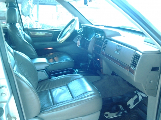 JEEP CHEROKEE 4.0 AUTO โฟ พวงมาลัยซ้าย แอร์แบค ABSประกอบนอก รถสวยเดิมบาง ภายในหรูหรา วิ่งน้อย 9หมื่นก่าโล