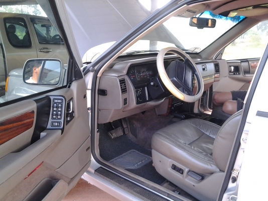 JEEP CHEROKEE 4.0 AUTO โฟ พวงมาลัยซ้าย แอร์แบค ABSประกอบนอก รถสวยเดิมบาง ภายในหรูหรา วิ่งน้อย 9หมื่นก่าโล