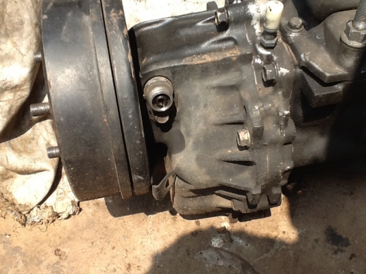 ขายด่วน เกียร์NPR 130  6เกียร์เดินหน้ามากับเครื่องยังไม่เคยใช้งานครับ