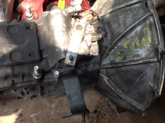 ขายด่วน เกียร์NPR 130  6เกียร์เดินหน้ามากับเครื่องยังไม่เคยใช้งานครับ