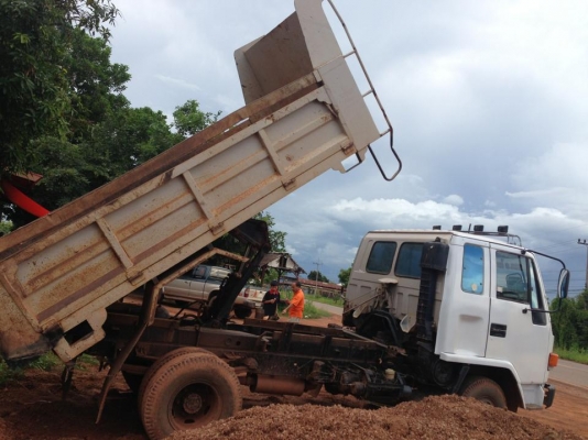 หกล้อดั้ม หกล้อดั้ม