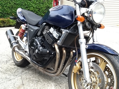 ขายด่วนถูกๆ cb 400 อินวอยสรรพสามิตรตัวจริง รถสภาพดี แต่งแล้วมาขับกลับบ้านได้เลยคับ