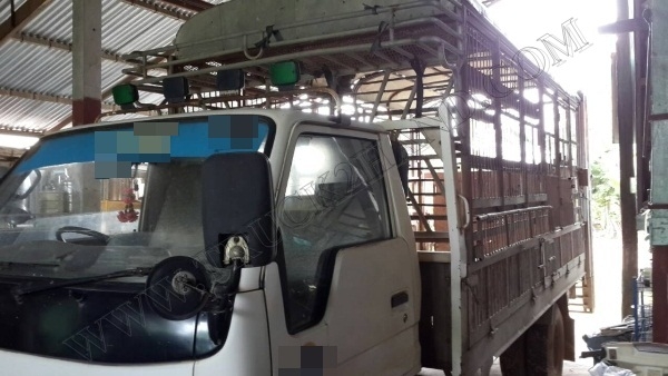 รถบรรทุก 6 ล้อ HINO รุ่น BU142R