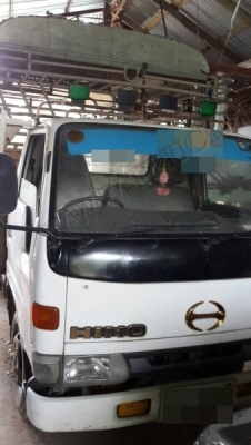 รถบรรทุก 6 ล้อ HINO รุ่น BU142R