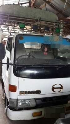 รถบรรทุก 6 ล้อ HINO รุ่น BU142R