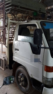 รถบรรทุก 6 ล้อ HINO รุ่น BU142R