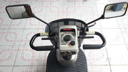 ขายด่วนรถไฟฟ้า 3 ล้อ SUZUKI และ 4 ล้อ NAIS เพิ่งมาจากญี่ปุ่น ยินดีรับบัตรเครดิตผ่อน 0\% 10 เดือน