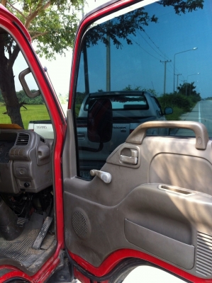 ขายรถบรรทุก ISUZU. 4 ล้อ. รถสภาพพร้อมใช้. คัสซีสวยตลอดแนว. เดิมๆ. ติดต่อ  คุณเบียร์ 087-8238885.   087-786-4923