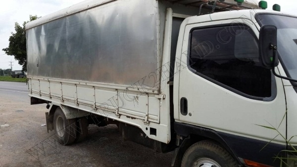 รถบรรทุก 6 ล้อ MITSUBISHI