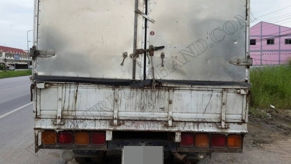 รถบรรทุก 6 ล้อ MITSUBISHI รถบรรทุก 6 ล้อ MITSUBISHI