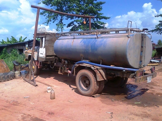 รถน้ำ ISUZU 120 hp มีเกียร์กลาง จุน้ำได้ถึง 6,000 ลิตร เครื่องดี ปั้มดี มีทะเบียนครบ