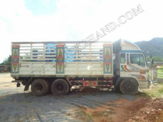 รถบรรทุก 10  ล้อ HINO