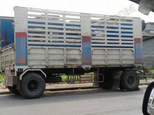 รถบรรทุก 10  ล้อ HINO