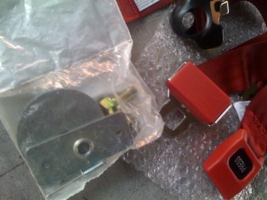 เสริมความหล่อไปกับ"RED SEATBELT"เบลท์แดงสปอร์ต งานนำเข้าUSAมีชุดเดียว เสริมความหล่อไปกับ"RED SEATBELT"เบลท์แดงสปอร์ต งานนำเข้าUSAมีชุดเดียว